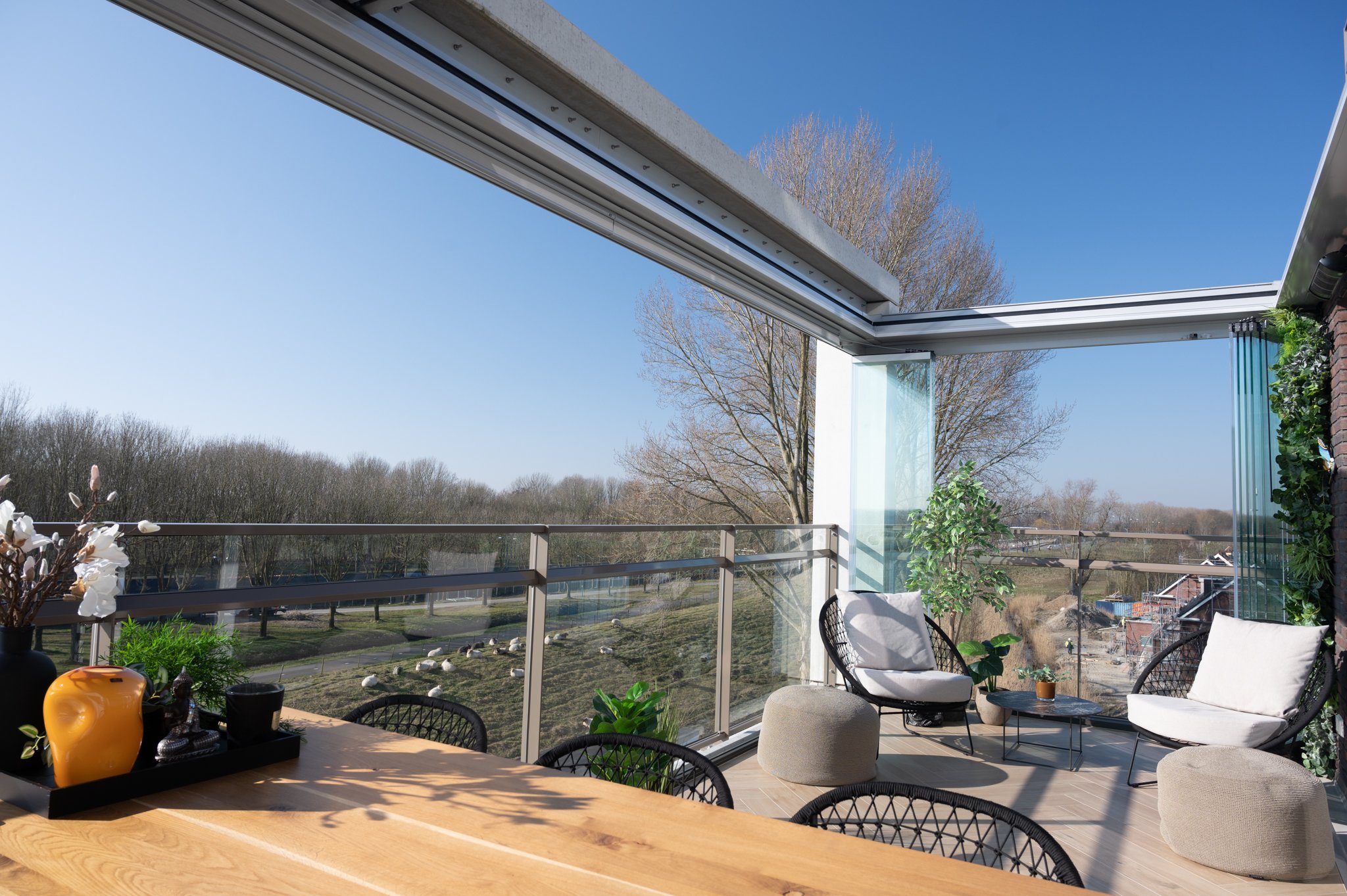 Inschuifbaar lamellendak inbouw dakterras appartement