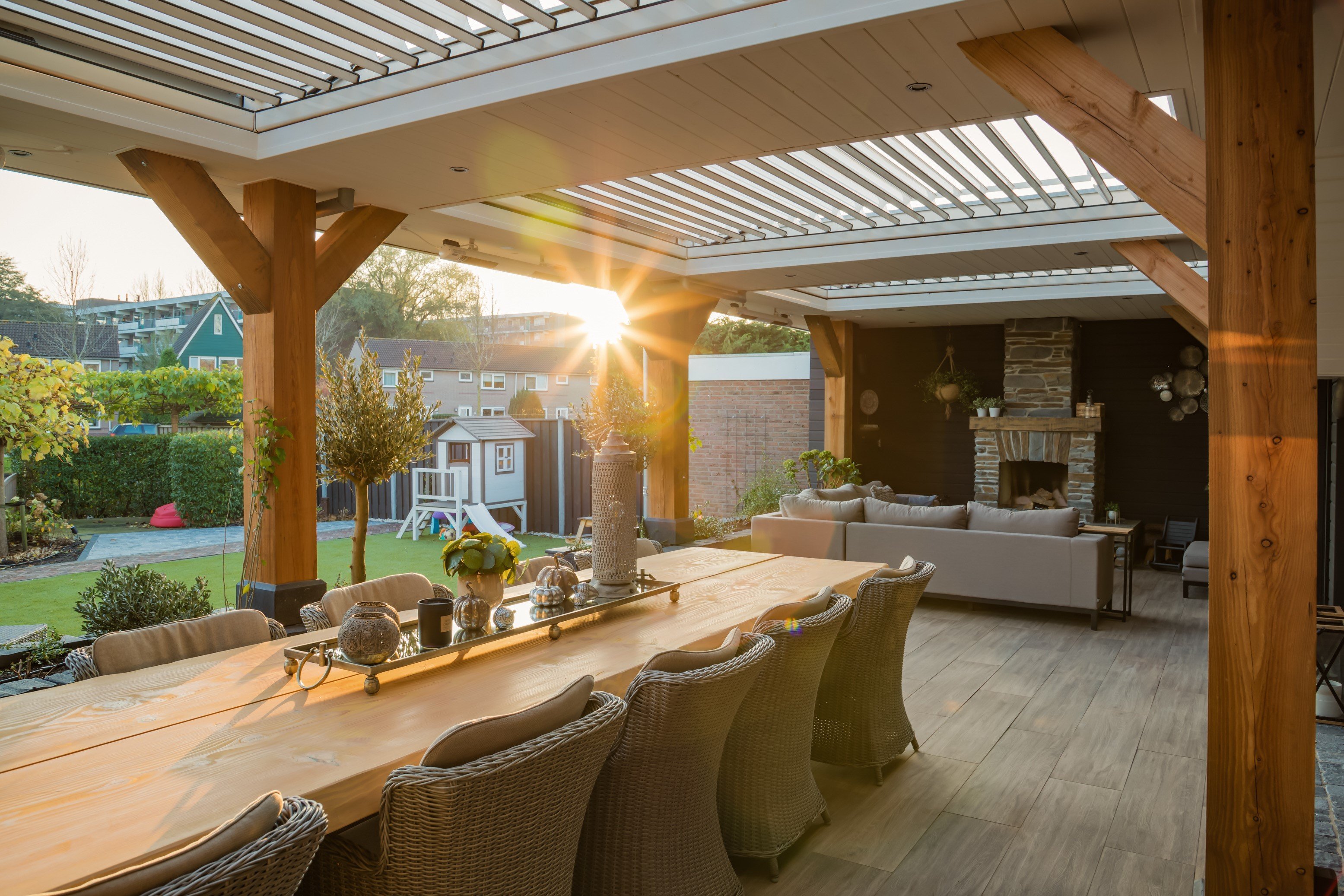 Kantelbare lamellen in houten veranda inbouwen CORNELS