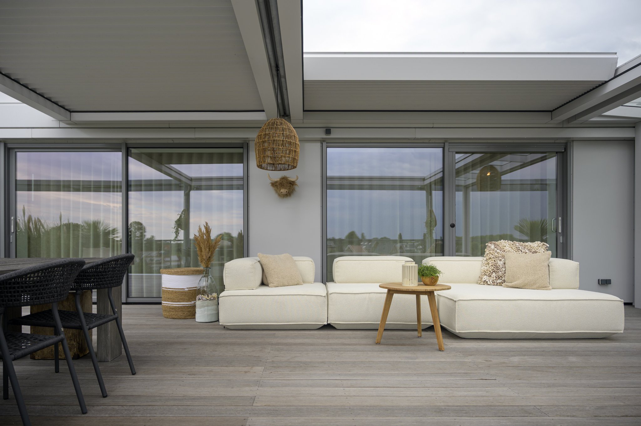 Exclusief penthouse terras met lamellendak POLLUX CORNELS Elite serie