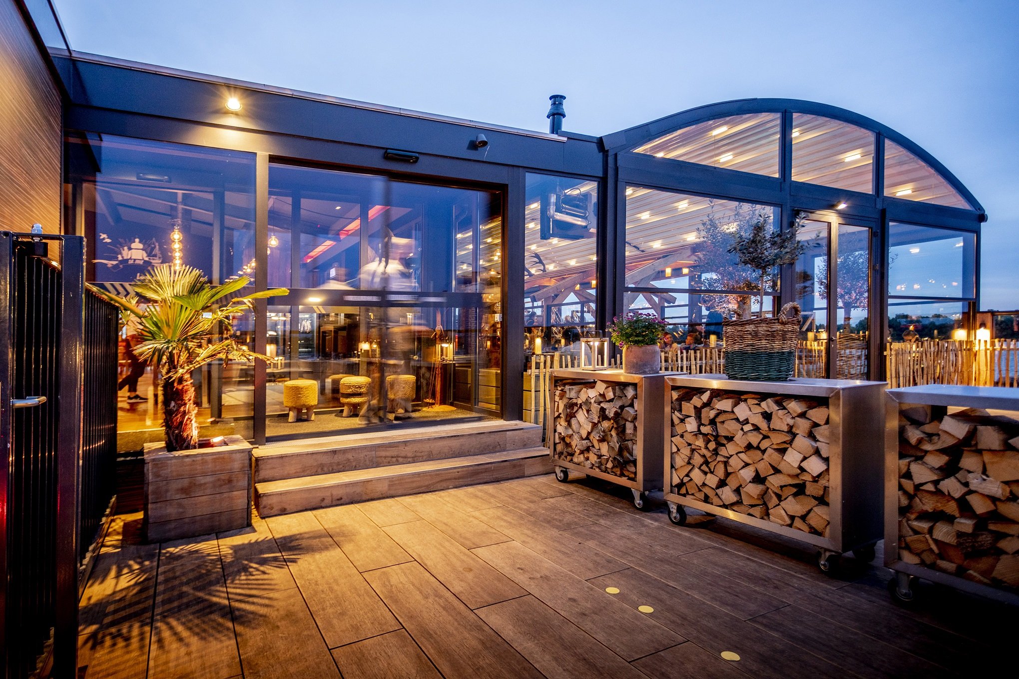 Winterterras-terrasoverkapping-avonduren-restaurant-Dukdalf