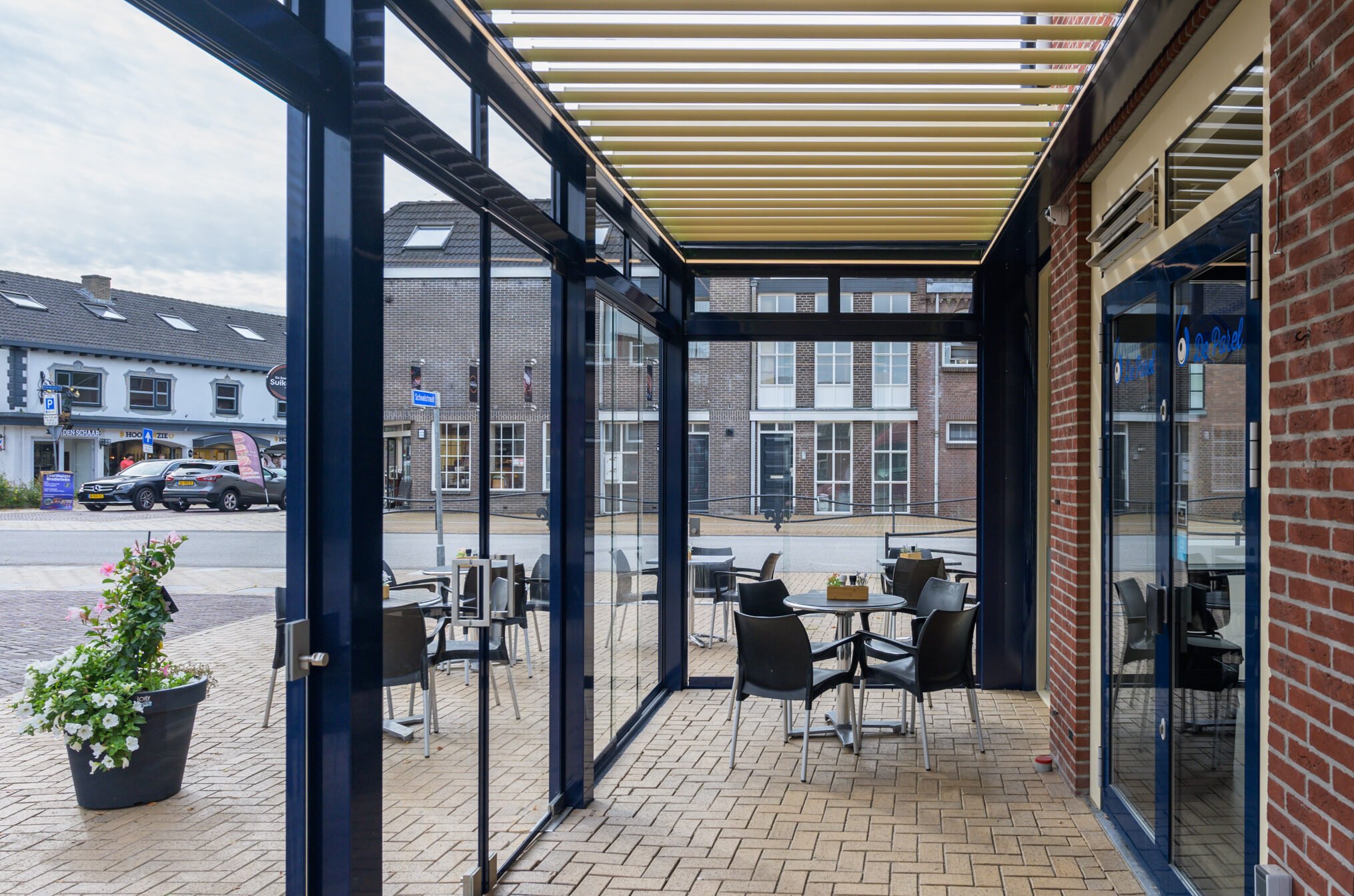 horeca-terrasoverkapping-kantelbare-lamellen