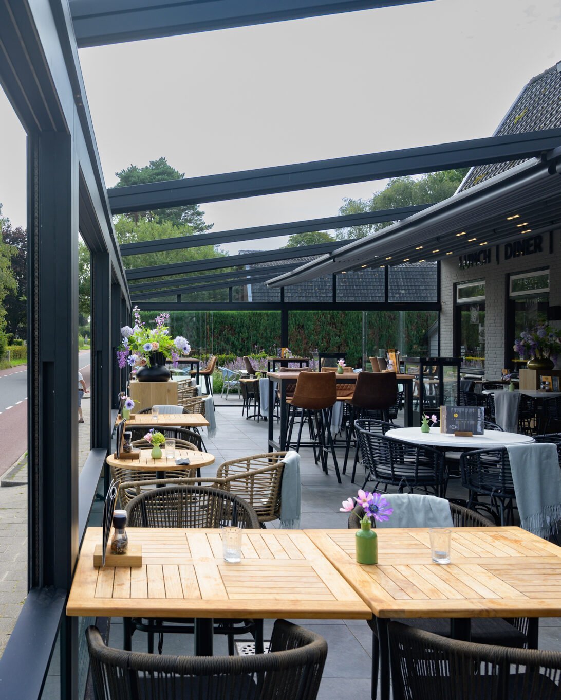 Open-horecaterras-borstwering-vouwdak