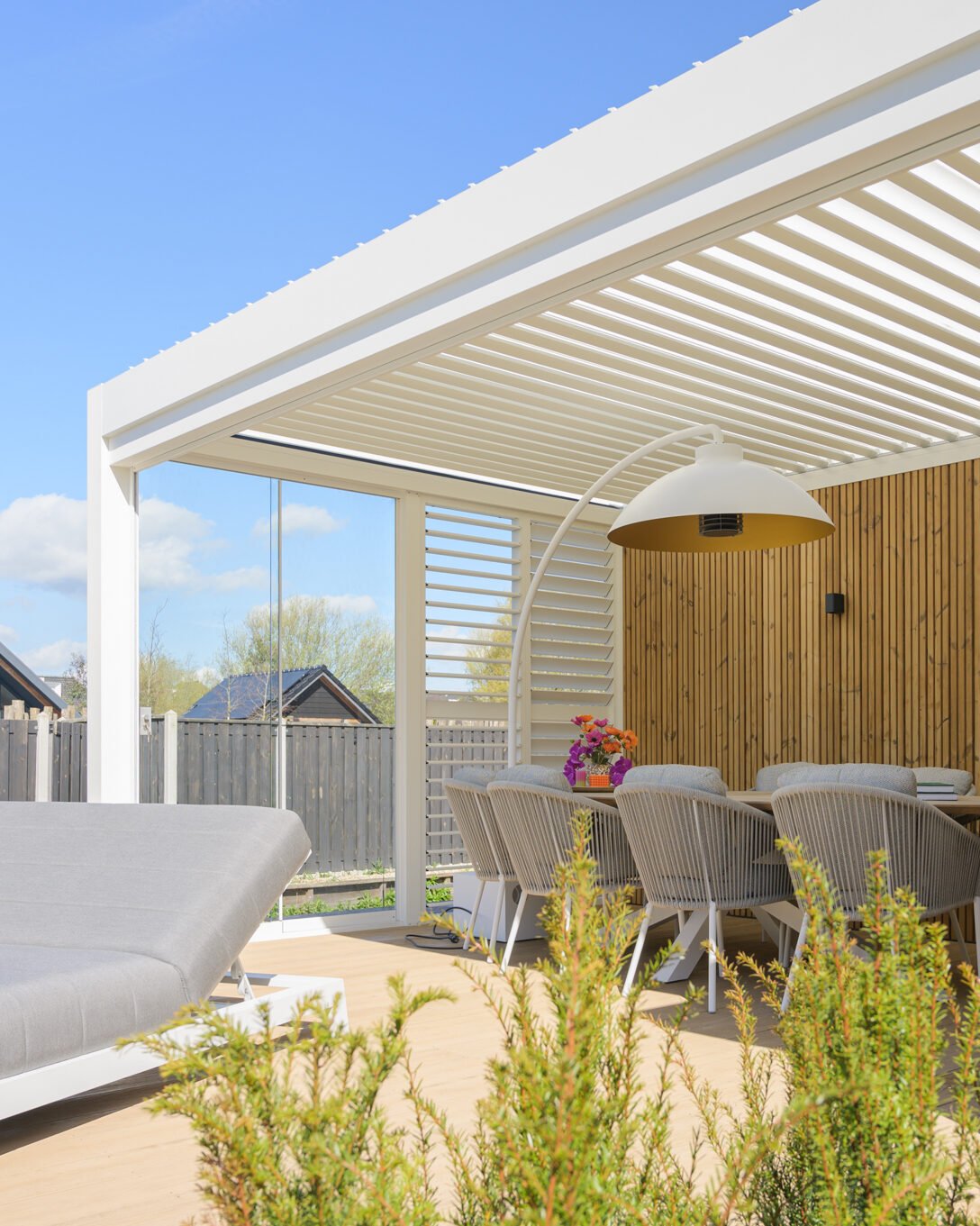 Tuinkamer-lamellen-overkapping-CORNELS-en-diverse-wanden