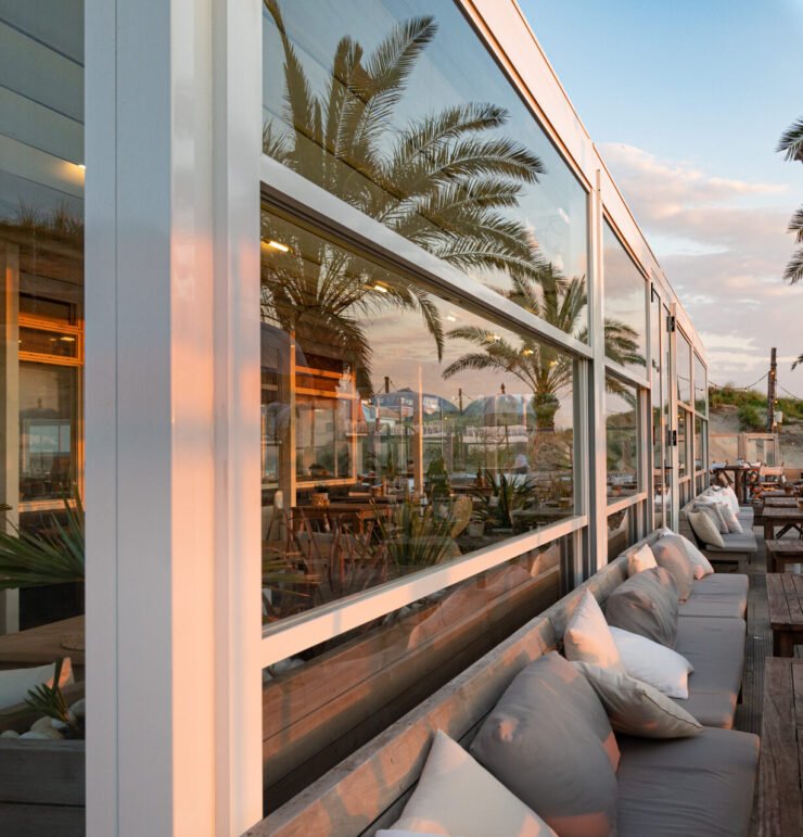 gemotoriseerde-borstwering-horeca-terras