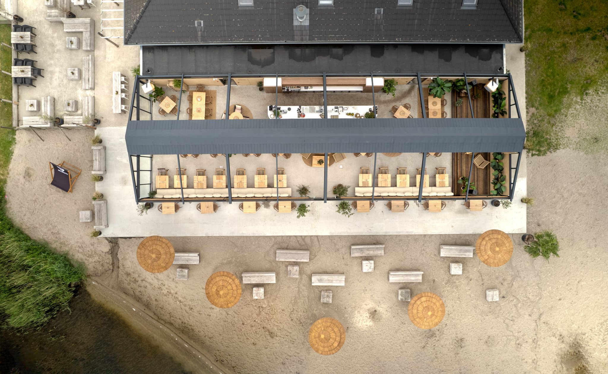 Telstar Beach jaarrond horecaterras dronebeeld