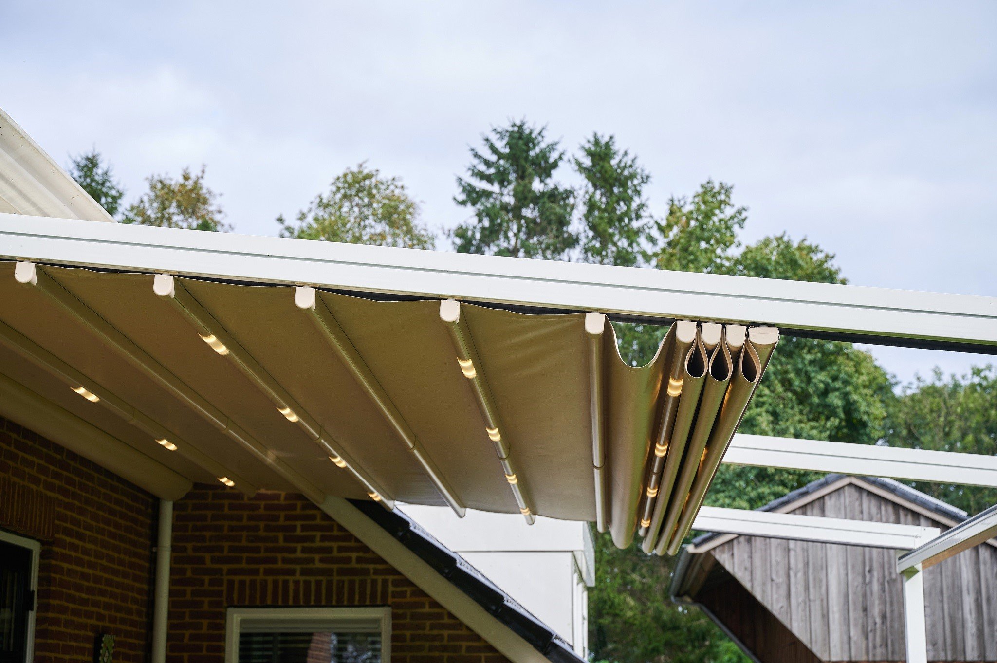 Inschuifbaar-vouwdak-terrasoverkapping