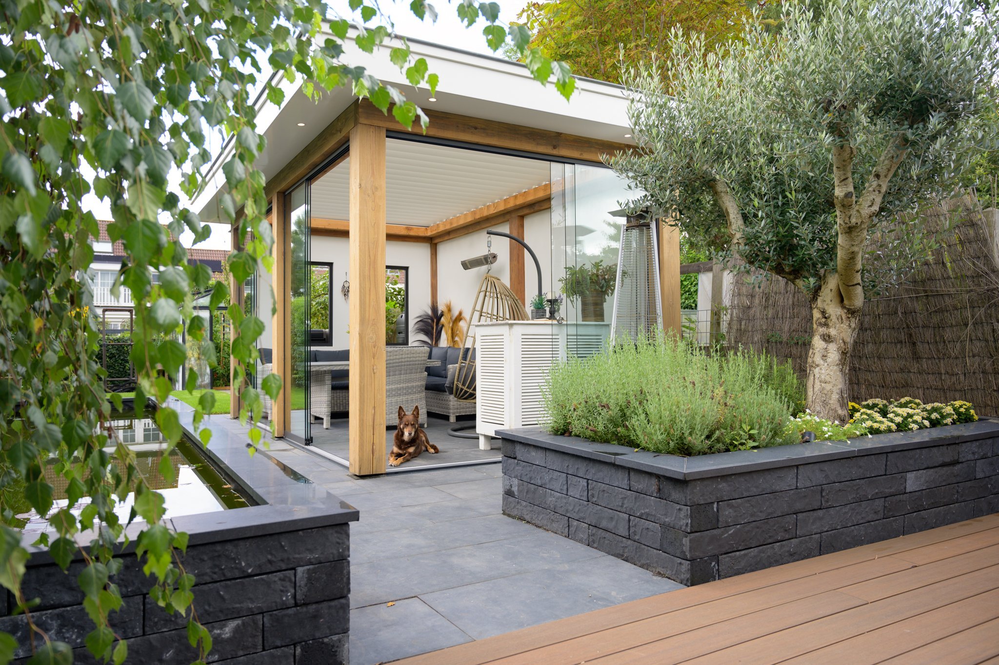 lamellendak-inbouw-in-houten-veranda