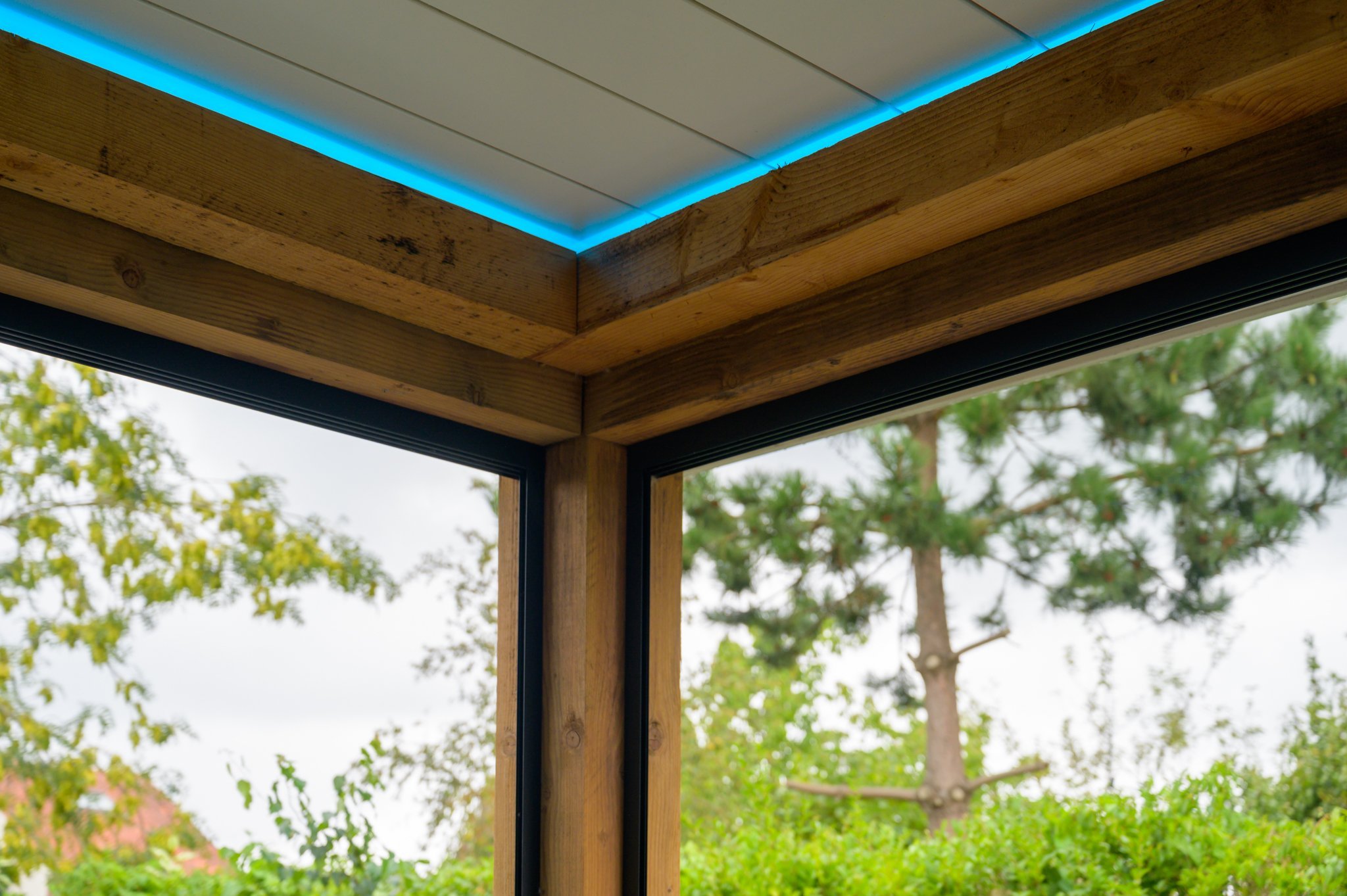 RGB-led-verlichting-inbouw-lamellendak