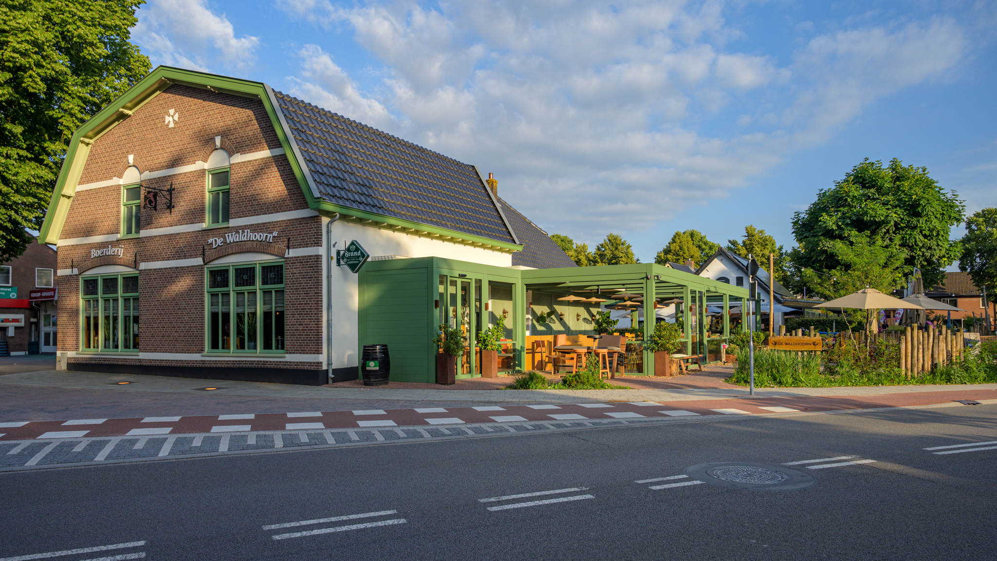 De Waldhoorn met terrasoverkapping